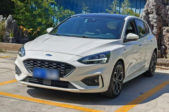 福特 福克斯 2020款 两厢 EcoBoost 180 自动ST Line