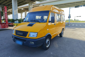 依维柯得意 2017款 2.5T A35客车5-7座47Z5
