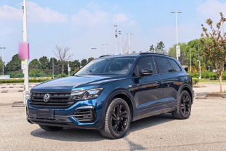大众 途锐 2022款 3.0TSI 锐享版 曜黑运动套装