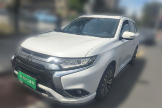 三菱 欧蓝德 2021款 2.0L 两驱畅享版 5座