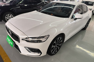 沃尔沃S60 2023款 B4 智远豪华版
