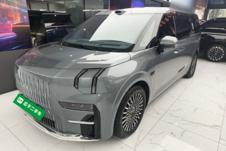 极氪009 2024款 七座过道版 108kWh