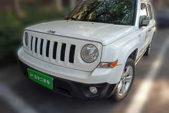 Jeep 自由客 2013款 2.4 豪华导航版