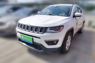 Jeep 指南者 2020款 220T 自动精英版