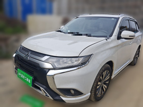 三菱 欧蓝德 2021款 2.0L 两驱畅享版 7座