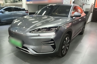 比亚迪 宋PLUS新能源 2024款 荣耀版 EV 520km 尊贵型