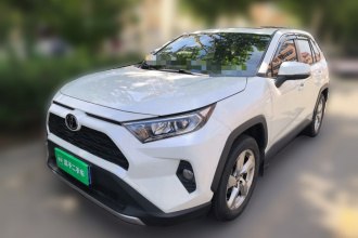 丰田 RAV4荣放 2022款 2.0L CVT两驱风尚Plus版