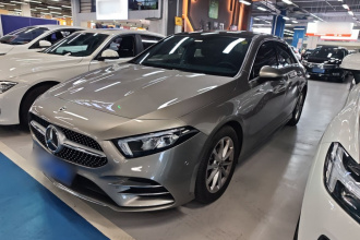 奔驰A级 2022款 改款 A 200 L 运动轿车时尚型