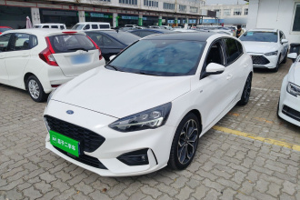 福特 福克斯 2021款 两厢 EcoBoost 180 自动ST Line