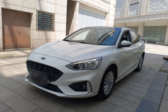 福特 福克斯 2020款 三厢 EcoBoost 180 自动锋潮型