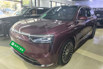 鸿蒙智行 问界M8 2025款 增程 Ultra版 53.4kWh 6座版 (192线激光雷达）