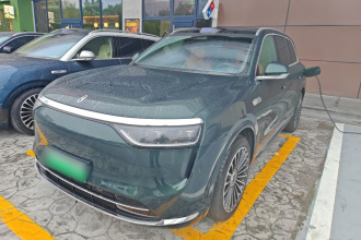 鸿蒙智行 问界M8 2025款 增程 Ultra版 53.4kWh 6座版 (192线激光雷达）