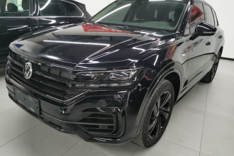 大众 途锐 2022款 3.0TSI 锐享版 曜黑运动套装