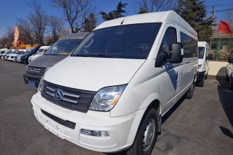 上汽大通MAXUS 新途V80 2023款 2.0T 手动经典傲运通长轴中顶6/7/8/9座