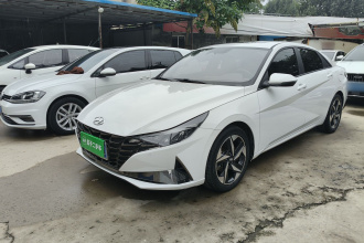 现代 伊兰特 2022款 1.5L CVT LUX尊贵版