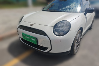电动MINI COOPER 2025款 456km COOPER E 经典派