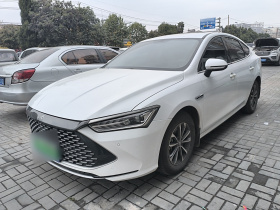 比亚迪 秦PLUS 2024款 荣耀版 DM-i 55KM超越型