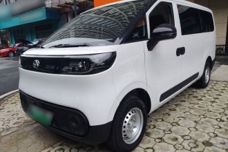 上汽大通MAXUS 大拿V1 2025款 低顶 多功能版 42kWh