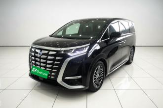腾势D9 2022款 DM-i 970 四驱尊荣型