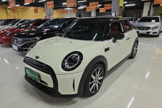 MINI 2023款 1.5T COOPER 艺术家