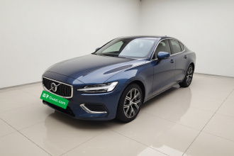 沃尔沃S60 2025款 B4 智逸豪华版