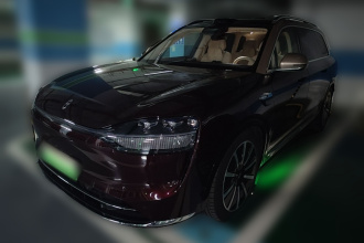 鸿蒙智行 问界M9 2025款 增程 Ultra版 52kWh 5座版 (192线激光雷达）