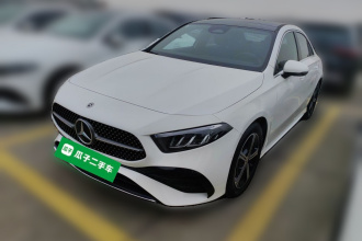 奔驰A级 2022款 改款三 A 200 L 运动轿车时尚型