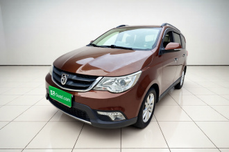 宝骏730 2015款 1.8L 手动豪华导航ESP版 7座