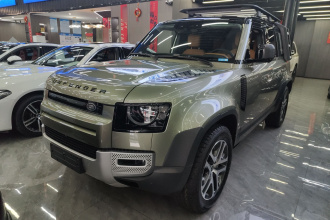 路虎卫士 2024款 110 3.0T P400 暗黑特别版