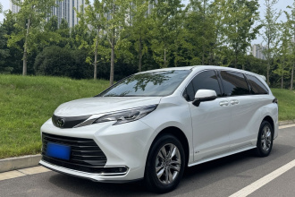 丰田 赛那SIENNA 2024款 2.5L混动 舒适版