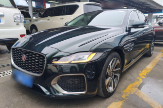 捷豹XFL 2022款 XFL 2.0T P200 两驱精英豪华版