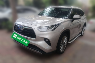 丰田 汉兰达 2022款 双擎 2.5L 四驱至尊版 7座