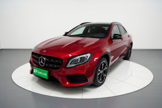 奔驰GLA 2018款 GLA 220 4MATIC 运动型