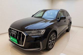 奥迪Q7 2023款 55 TFSI quattro S line运动型
