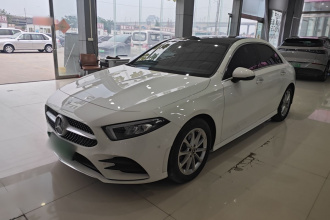 奔驰A级 2022款 改款 A 200 L 运动轿车时尚型