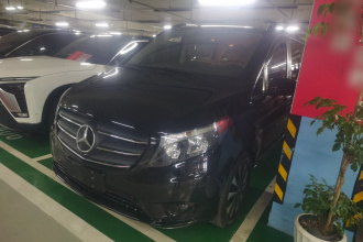 奔驰 威霆 2023款 2.0T 商务版 7座