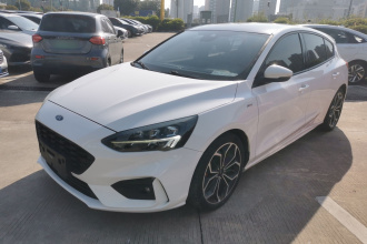 福特 福克斯 2020款 两厢 EcoBoost 180 自动ST Line