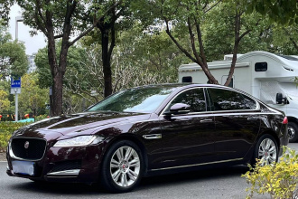 捷豹XFL 2018款 XFL 2.0T 250PS 豪华版