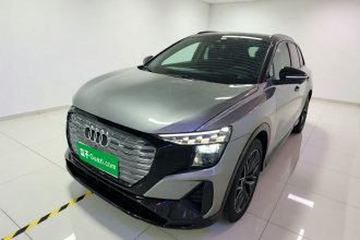 奥迪Q5 e-tron 2022款 40 e-tron 星耀型 机甲套装 逐日版