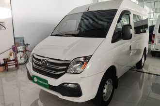 上汽大通MAXUS 新途V80 2023款 2.0T AMT经典傲运通短轴中顶5/6座