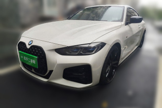 宝马4系 2022款 改款 425i M运动曜夜套装