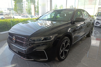 大众 帕萨特 2026款 出众款 380TSI 星空龙腾版