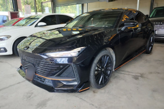长安UNI-V 2022款 1.5T 运动版