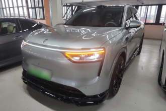 鸿蒙智行 问界M8 2025款 增程 Ultra版 53.4kWh 5座版