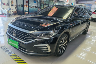 大众 帕萨特 2023款 改款 330TSI 尊贵版