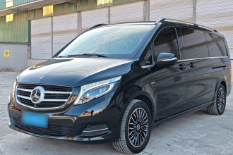 奔驰V级 2018款 V 260 L 尊贵加长版 国VI