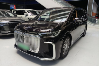 岚图汽车 岚图梦想家 2025款 PHEV 四驱旗舰鲲鹏版