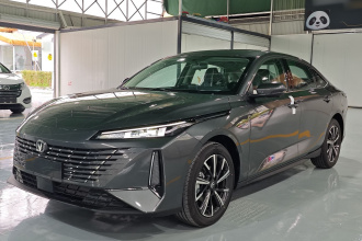 长安 逸动 2025款 蓝鲸 1.5T 500Bar尊贵型