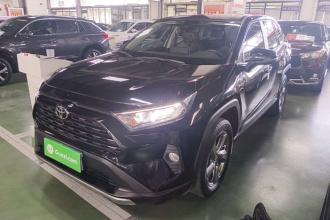 丰田 RAV4荣放 2021款 2.0L CVT两驱风尚PLUS版