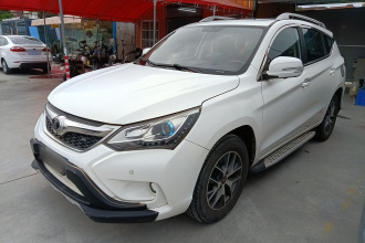 比亚迪 宋 2016款 盖世版 1.5TI 手动精英型